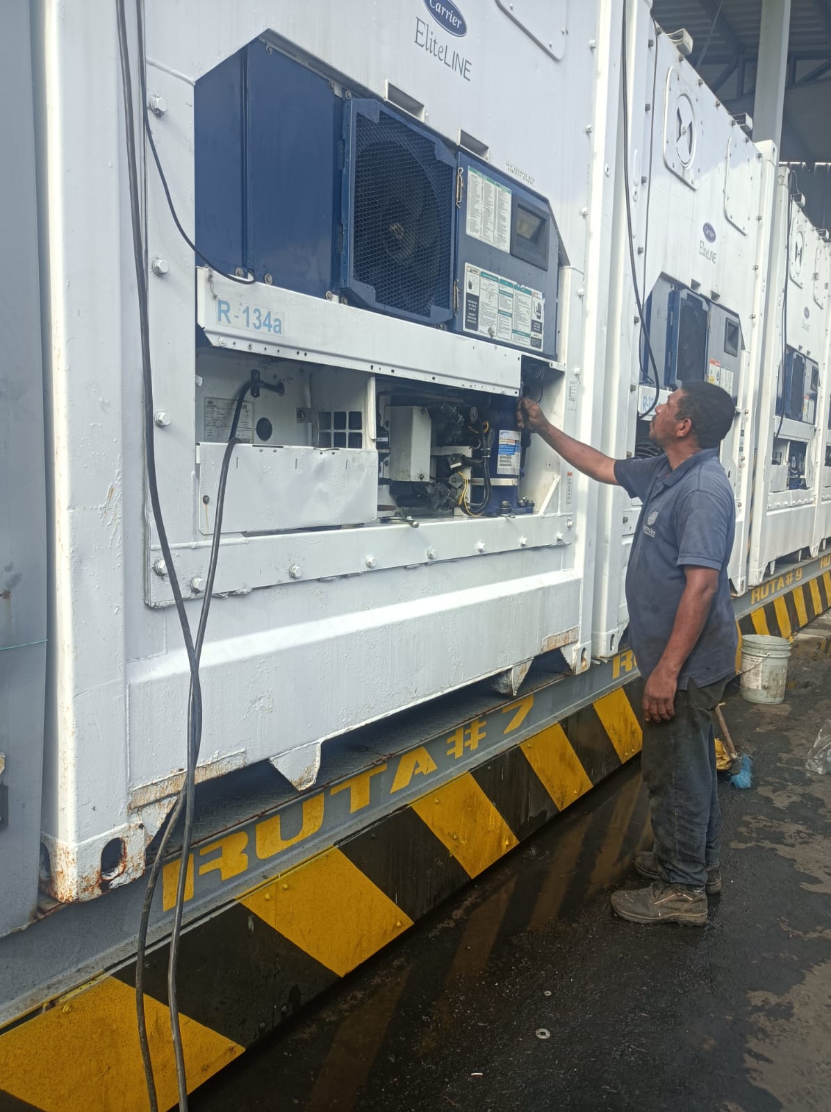 REPARACIÓN DE CONTENEDORES MARÍTIMOS
